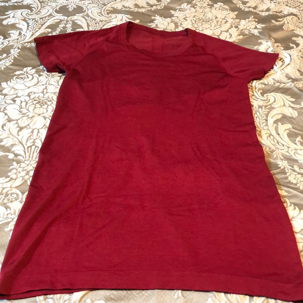 NWOT Lululemon Swiftly tech short sleeve crew